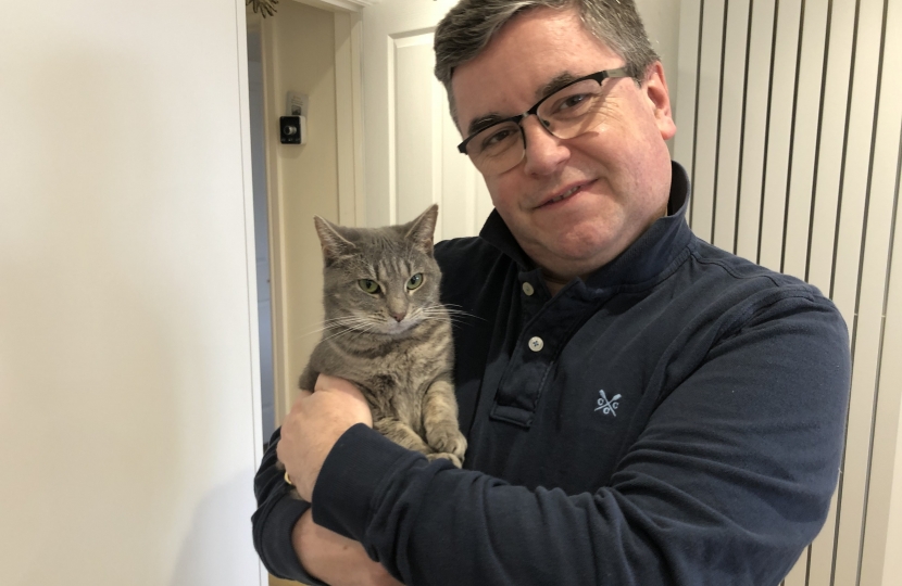 Sir Robert Buckland MP with his rescue cat Mrs Landingham