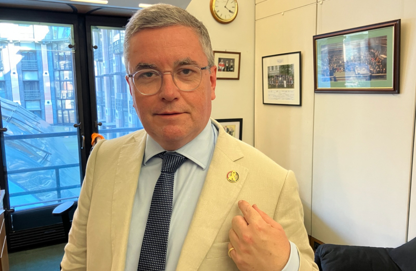 The Rt Hon Sir Robert Buckland KBE KC MP Supporting Childhood Cancer Awareness Month