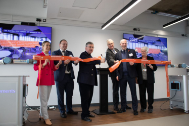 SIr Robert Buckland helping to cut the ribbon and open our brand new state-of-the-art £21 million Government funded Swindon and Wiltshire Institute of Technology at New College Swindon’s North Star Complex.