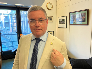 The Rt Hon Sir Robert Buckland KBE KC MP Supporting Childhood Cancer Awareness Month